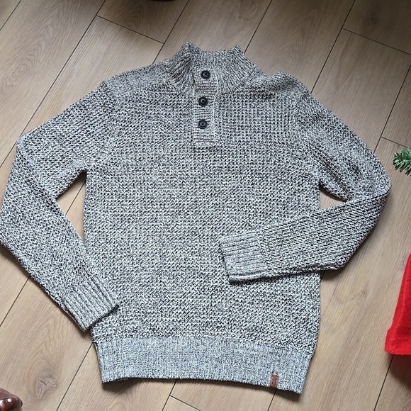 Roots Other - NWT ROOTS Snowy Fox Mock Neck Sweater size S